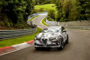 Alfa Romeo Stelvio Quadrifoglio - Record al Nurburgring