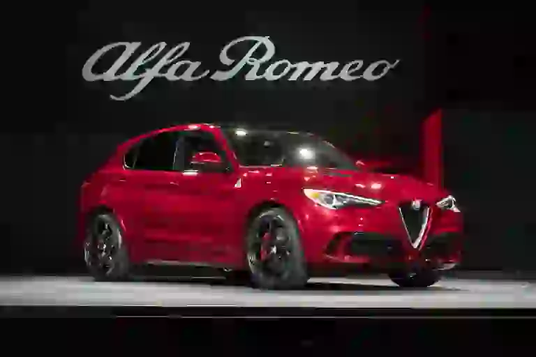 Alfa Romeo Stelvio Quadrifoglio - Salone di Los Angeles 2016 - 14