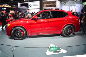 Alfa Romeo Stelvio Quadrifoglio - Salone di Los Angeles 2016 - 10