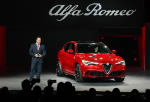 Alfa Romeo Stelvio Quadrifoglio - Salone di Los Angeles 2016 - 3