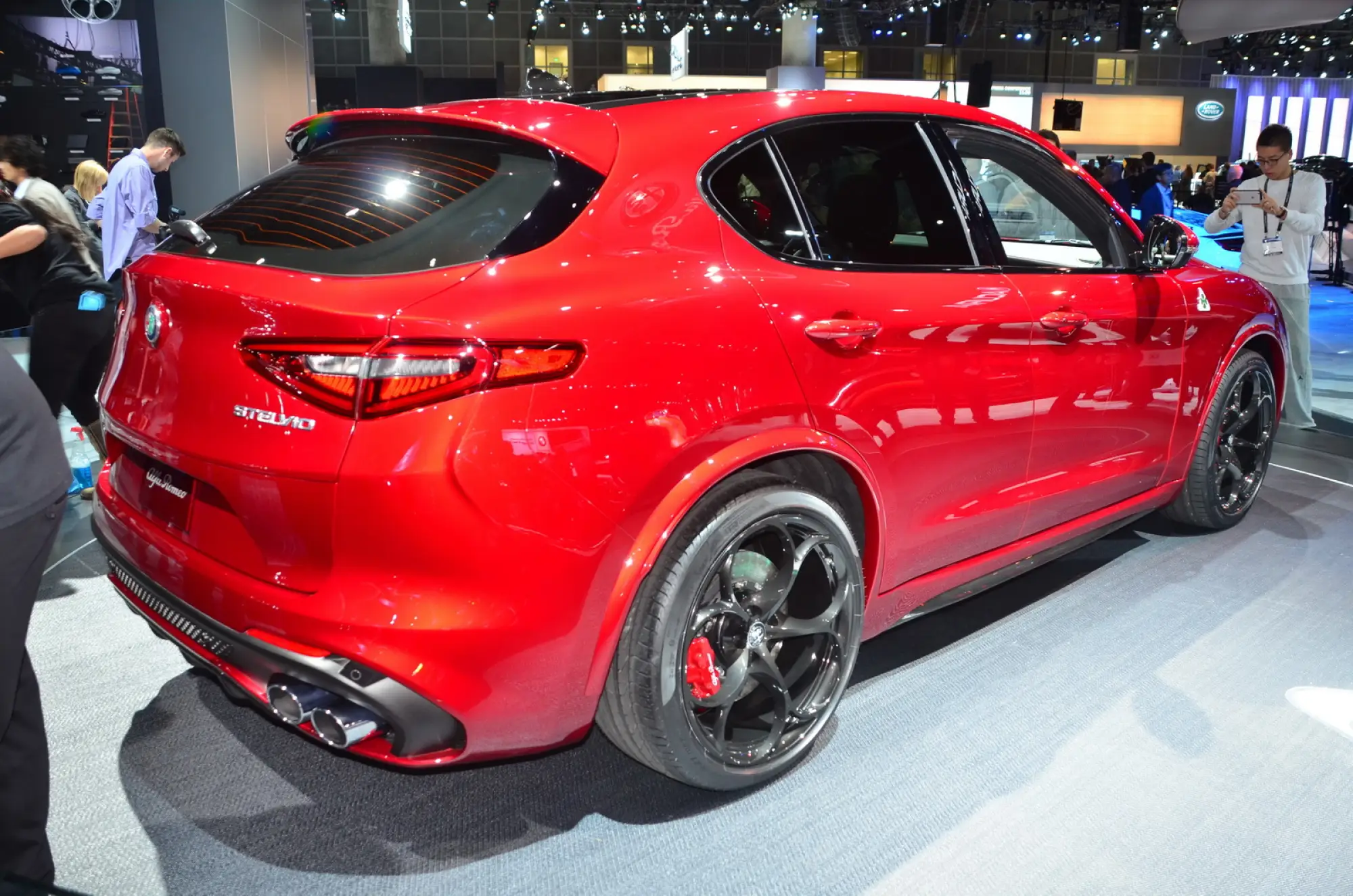 Alfa Romeo Stelvio Quadrifoglio - Salone di Los Angeles 2016 - 5