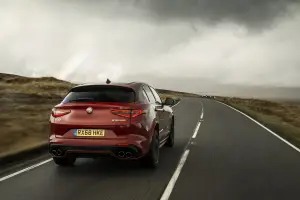 Alfa Romeo Stelvio Quadrifoglio - Versione UK - 22