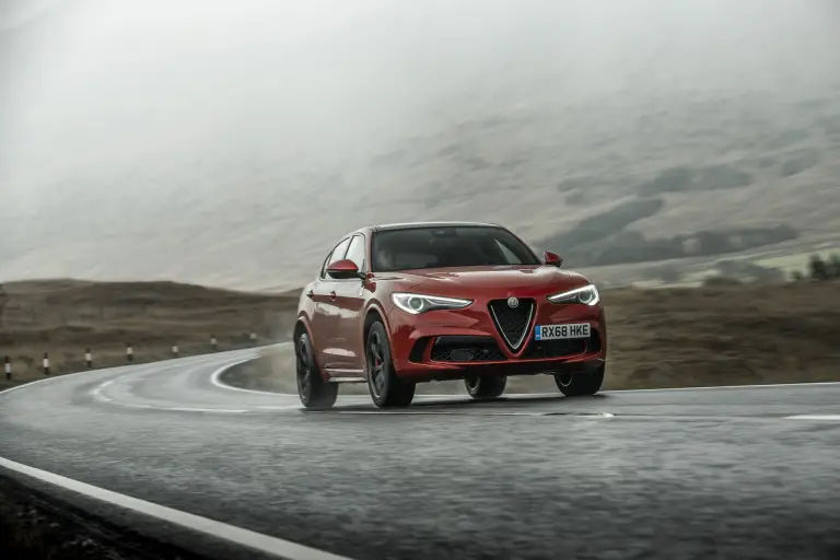 Alfa Romeo Stelvio Quadrifoglio - Versione UK - 26