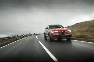 Alfa Romeo Stelvio Quadrifoglio - Versione UK - 32