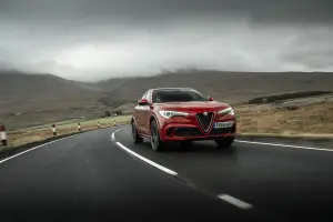 Alfa Romeo Stelvio Quadrifoglio - Versione UK - 35