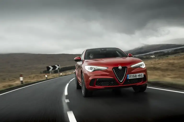 Alfa Romeo Stelvio Quadrifoglio - Versione UK - 39