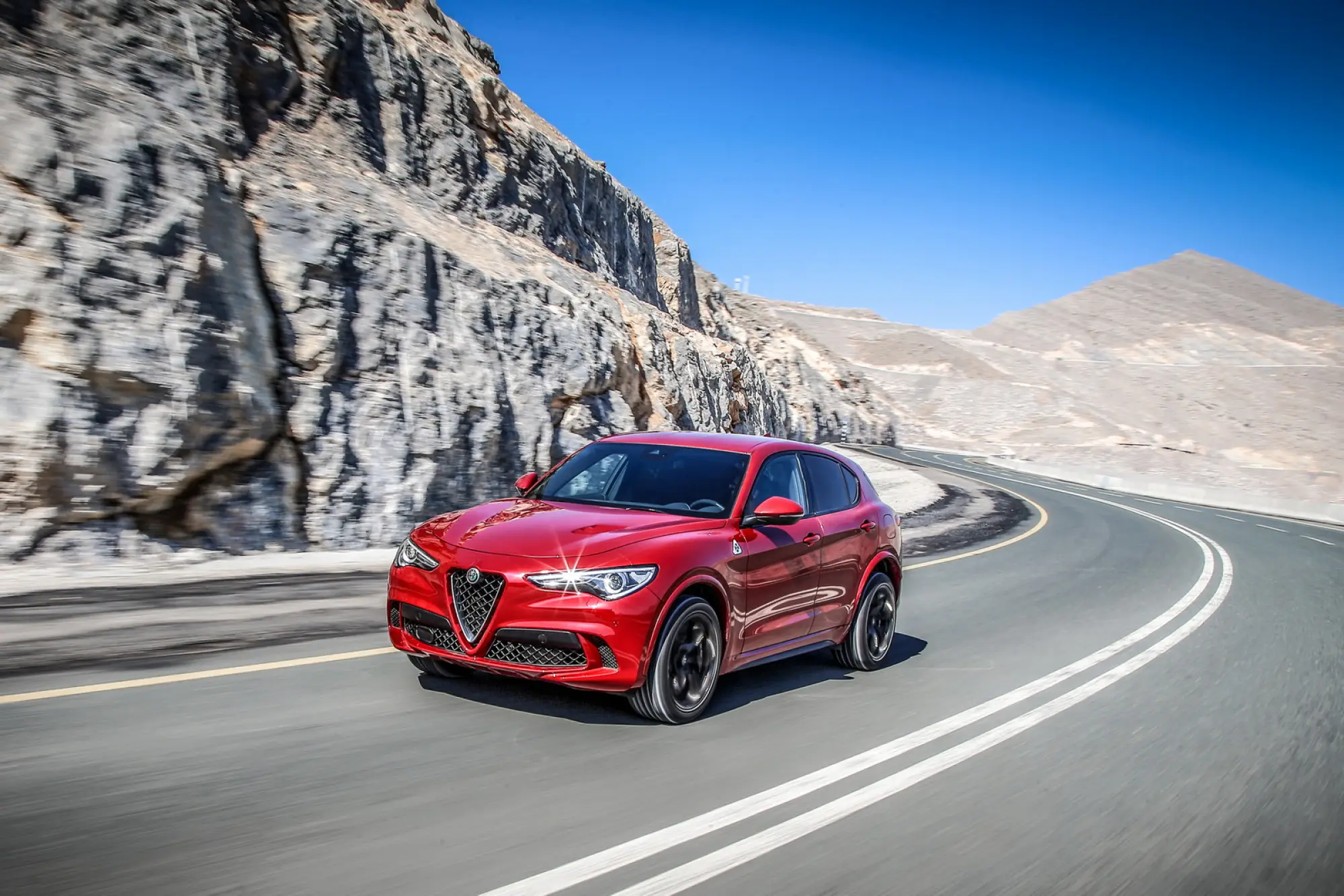 Alfa Romeo Stelvio Quadrifoglio - 11