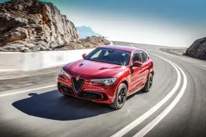 Alfa Romeo Stelvio Quadrifoglio - 13