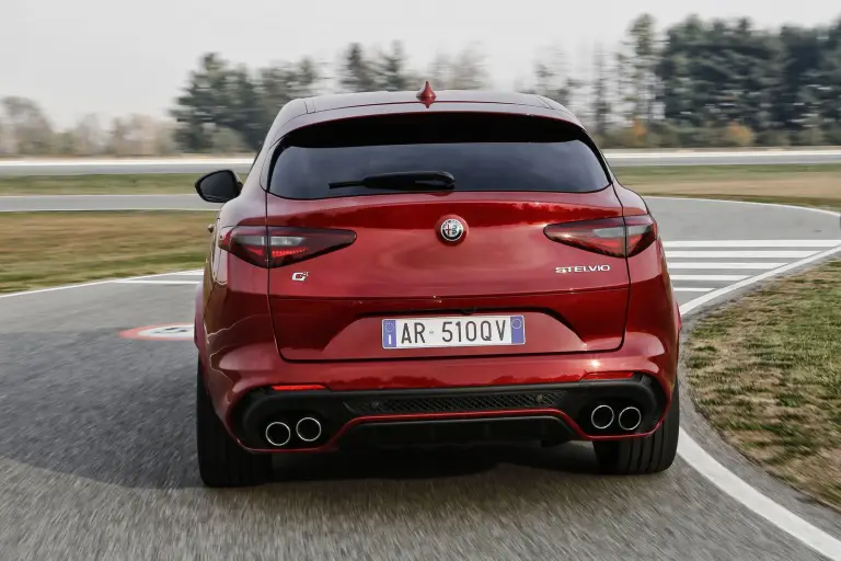 Alfa Romeo Stelvio Quadrifoglio - 57