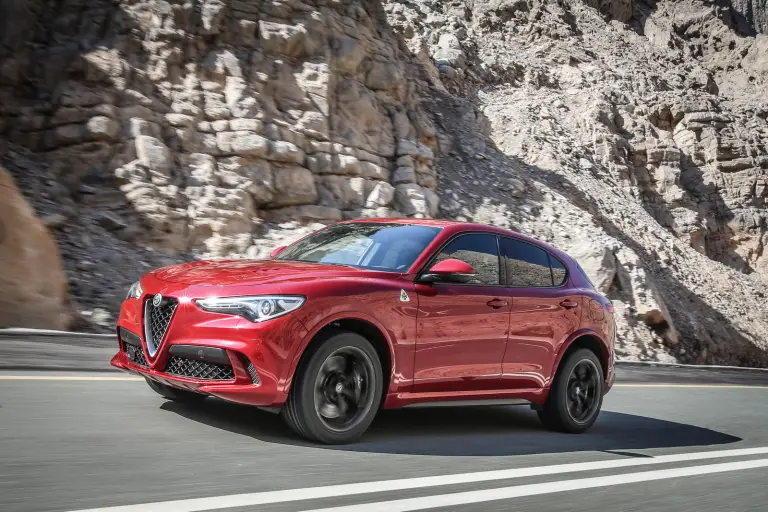 Alfa Romeo Stelvio Quadrifoglio - 9