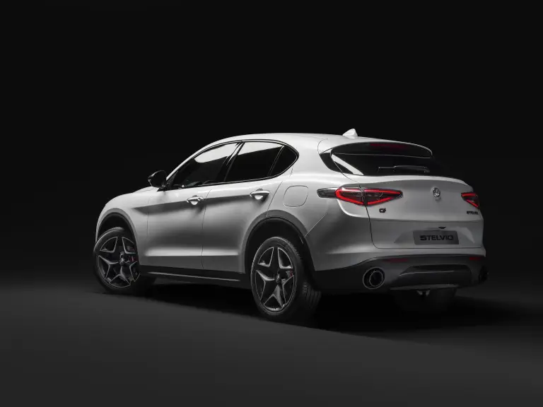 Alfa Romeo Stelvio Ti - 1