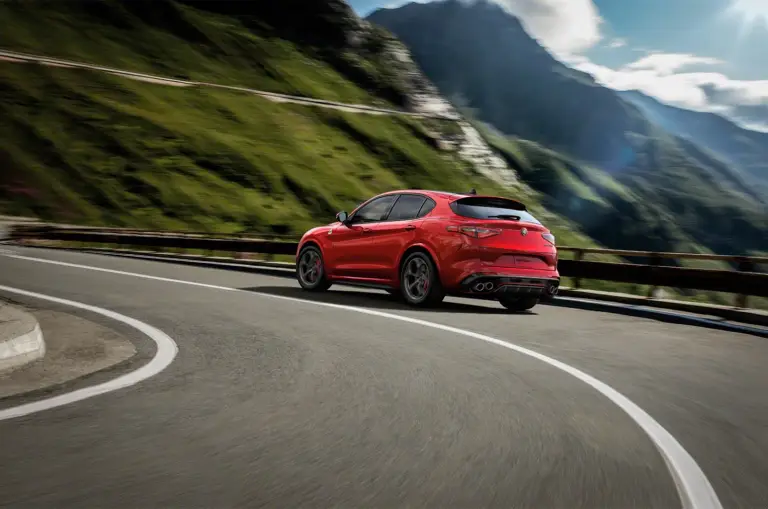 Alfa Romeo Stelvio - 6