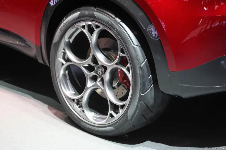 Alfa Romeo Tonale Concept Foto Live - Salone di Ginevra 2019 - 18