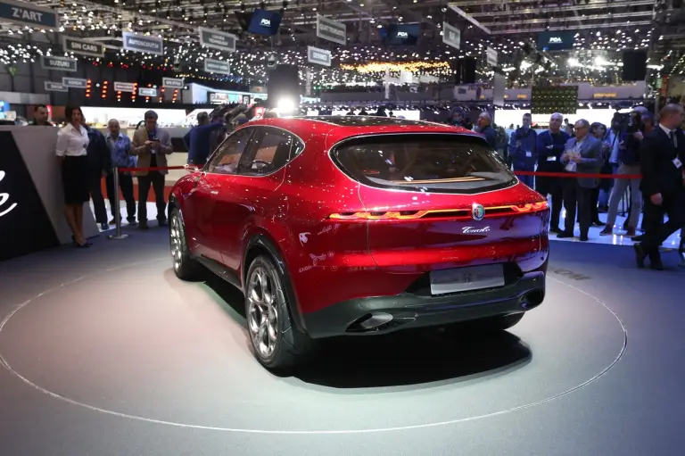 Alfa Romeo Tonale Foto LIVE - Salone di Ginevra 2019 - 3