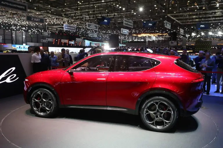 Alfa Romeo Tonale Foto LIVE - Salone di Ginevra 2019 - 4