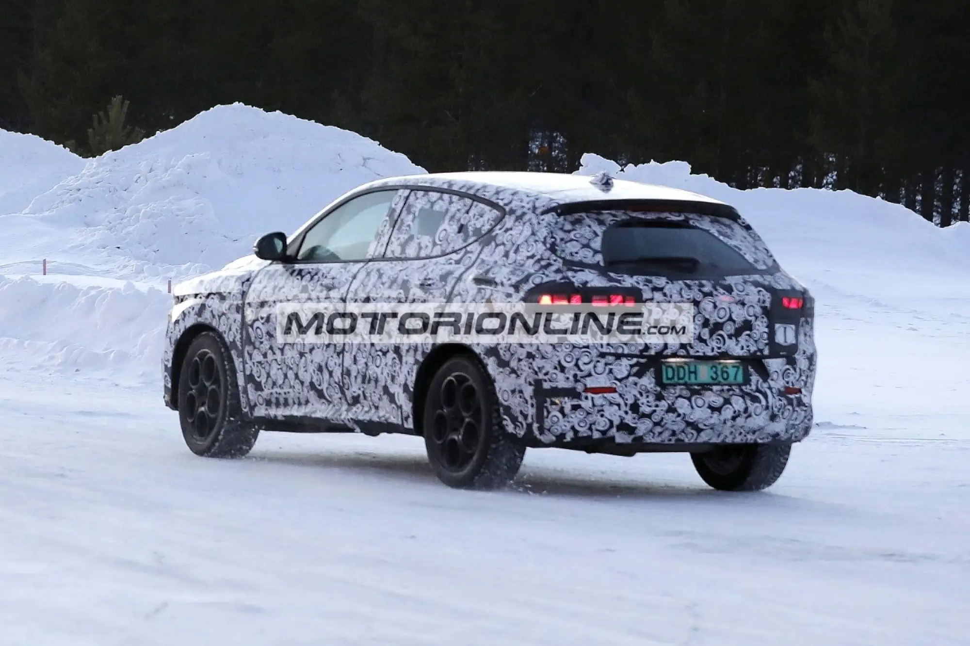 Alfa Romeo Tonale - Foto spia 17-1-2022 - 19