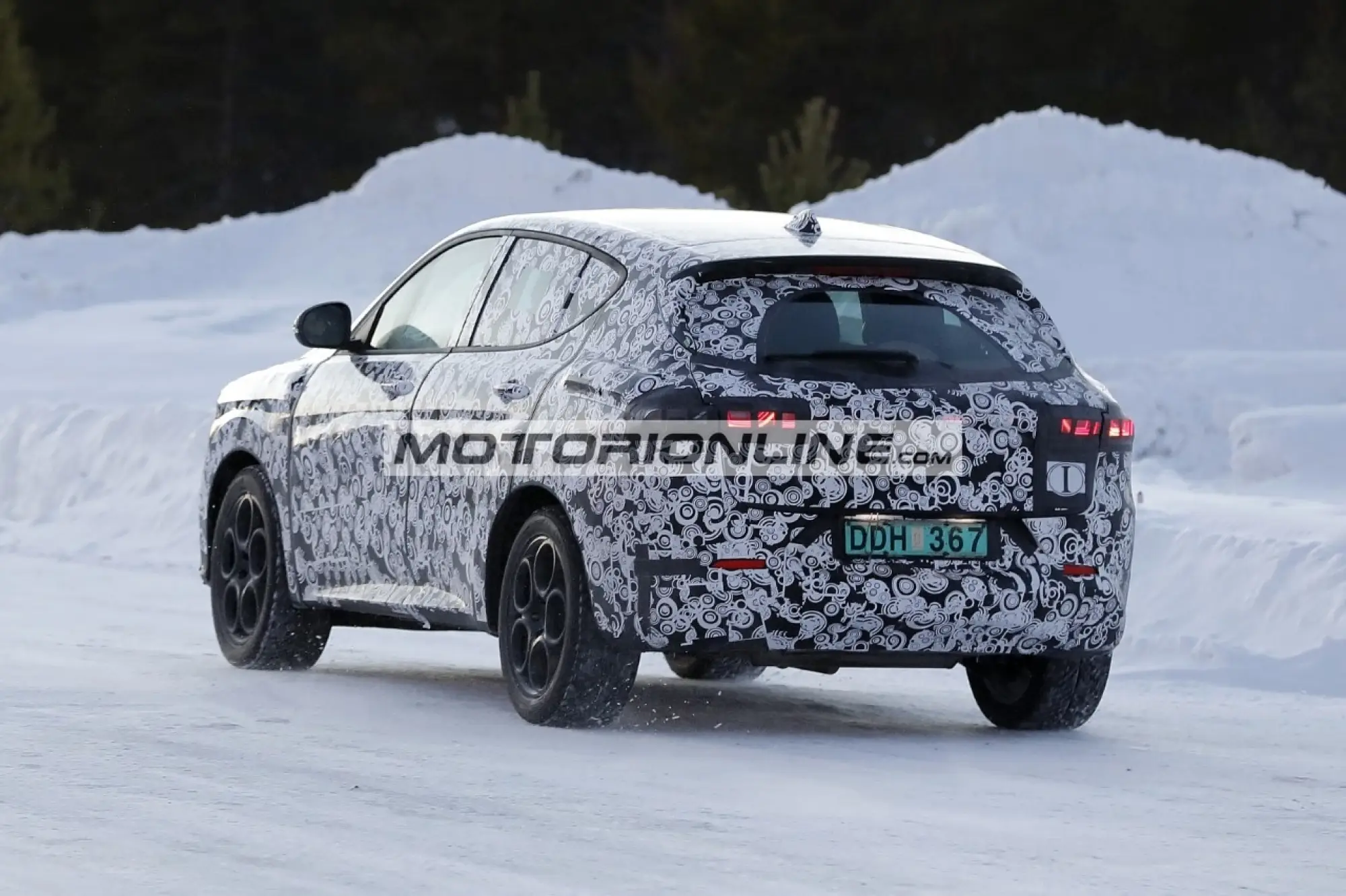 Alfa Romeo Tonale - Foto spia 17-1-2022 - 17