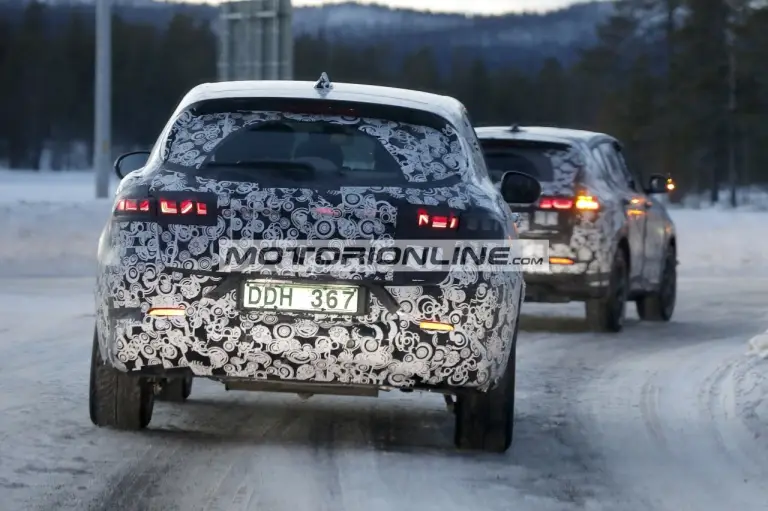 Alfa Romeo Tonale - Foto spia 17-1-2022 - 18