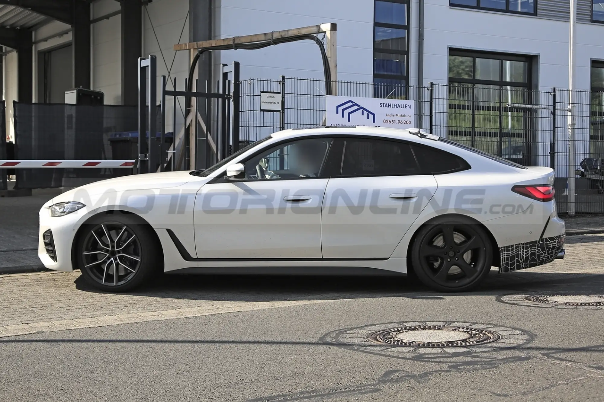 Alpina B4 Gran Coupe 2022 - Foto spia 25-08-2021 - 6
