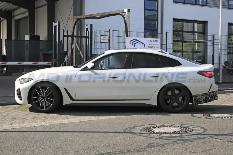 Alpina B4 Gran Coupe 2022 - Foto spia 25-08-2021 - 6