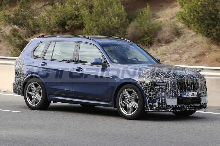 Alpina XB7 2023 - Foto Spia 10-12-2021 - 12