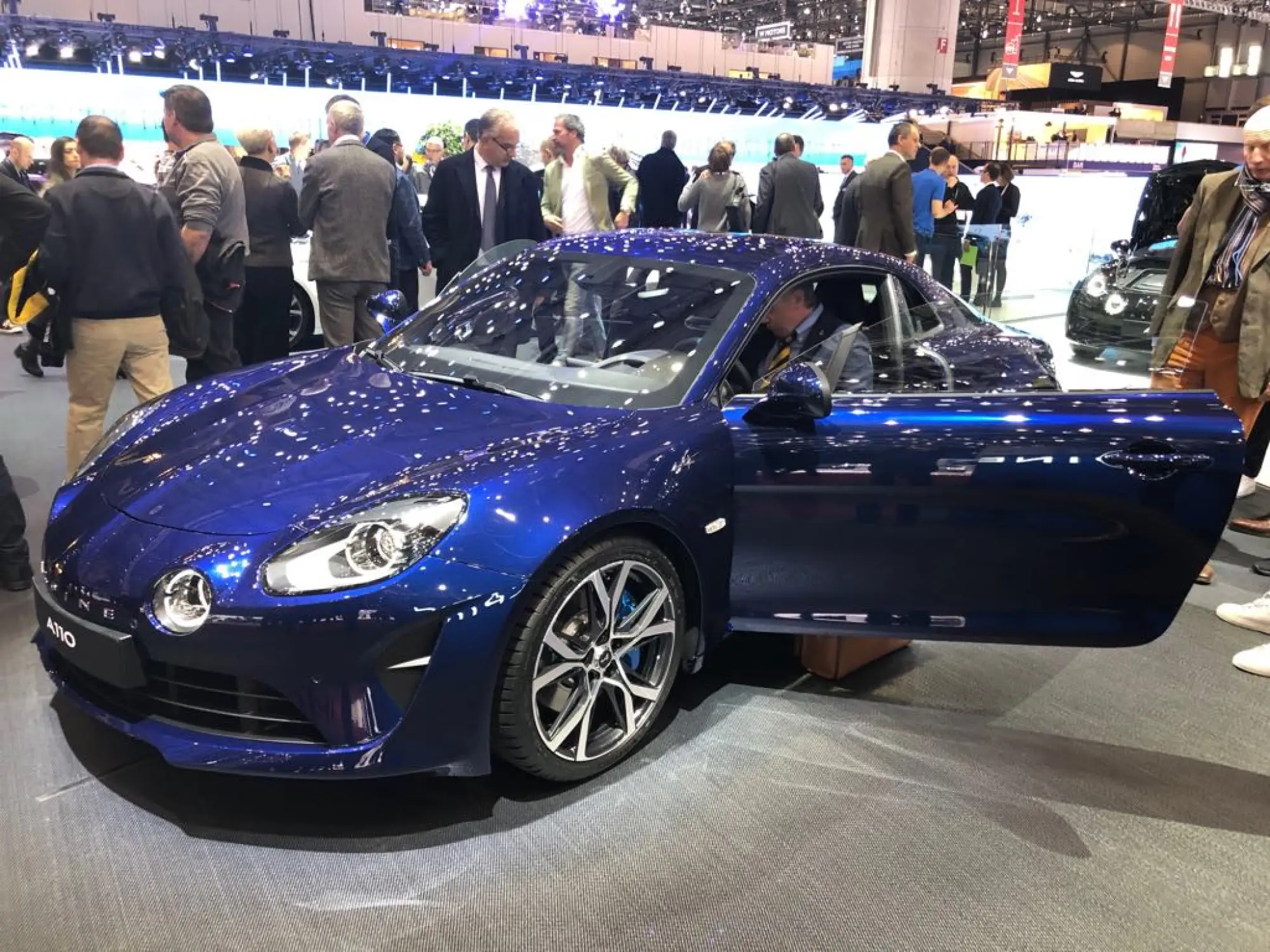 Alpine A110 Legend - Salone di Ginevra 2018 - 5