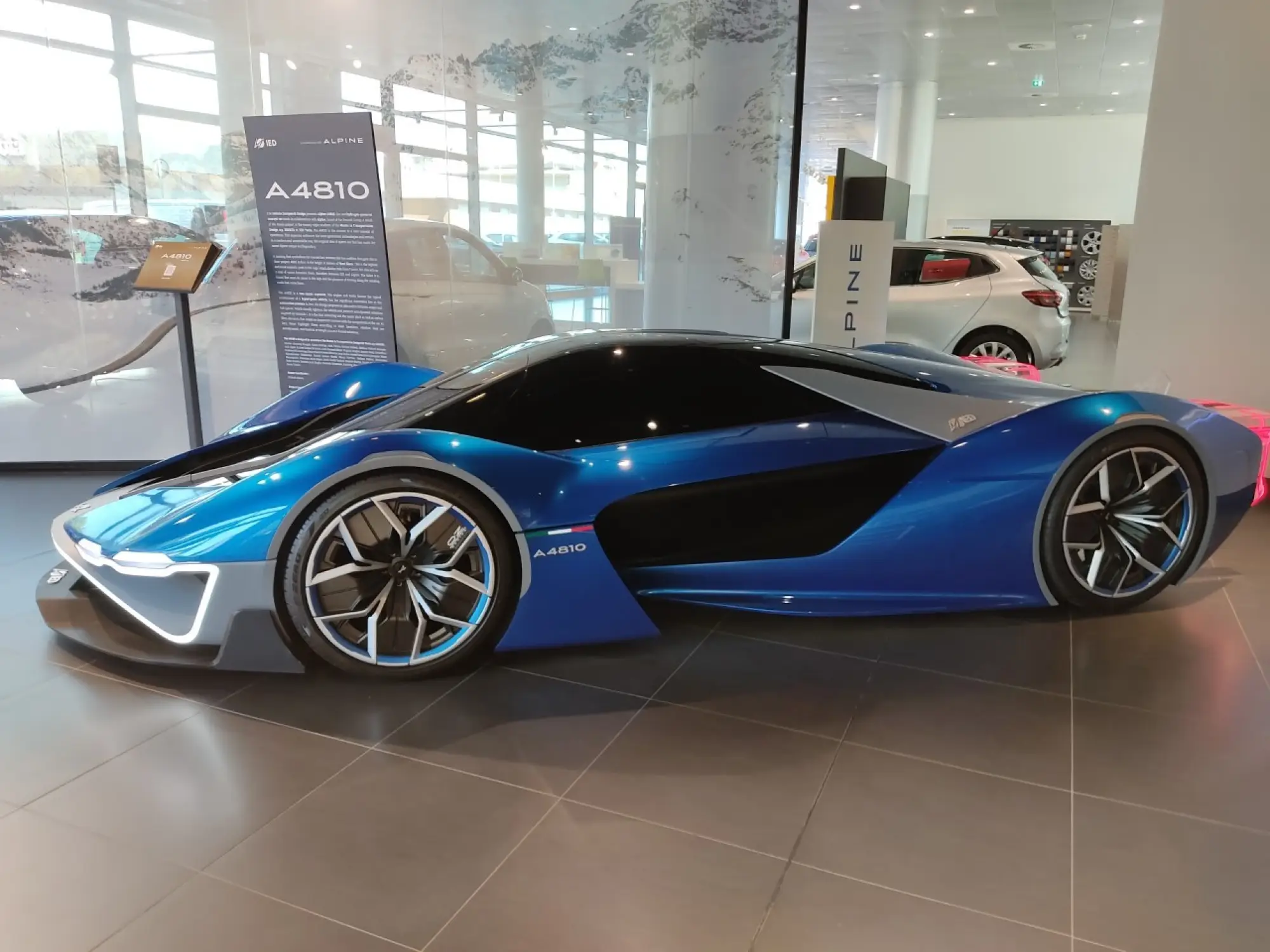 Alpine A4810 - Milano - 1