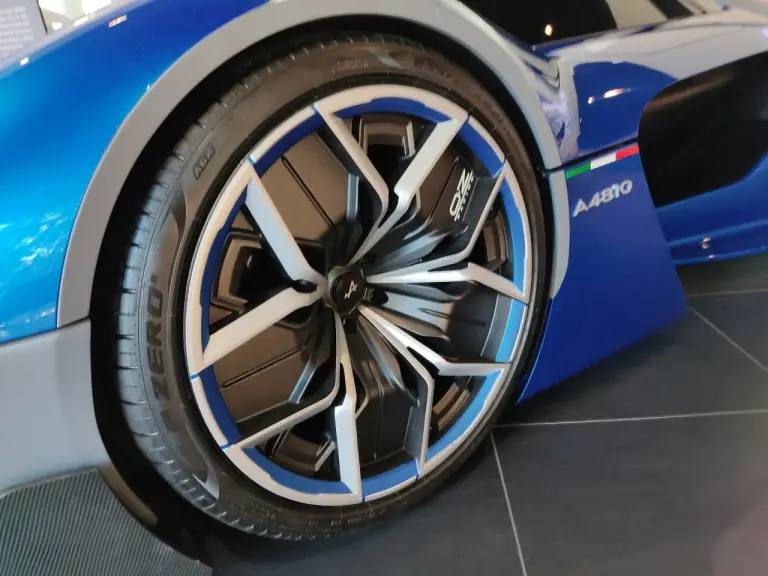 Alpine A4810 - Milano - 5