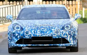 Alpine - foto spia della nuova vettura