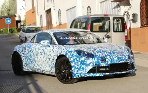 Alpine - foto spia della nuova vettura