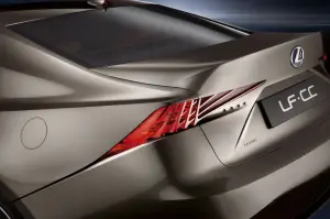 Anteprima Lexus LF-CC