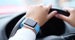 Apple Watch in auto - 5