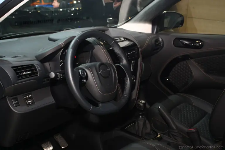 Aston Martin Cygnet Ginevra 2011 - 4