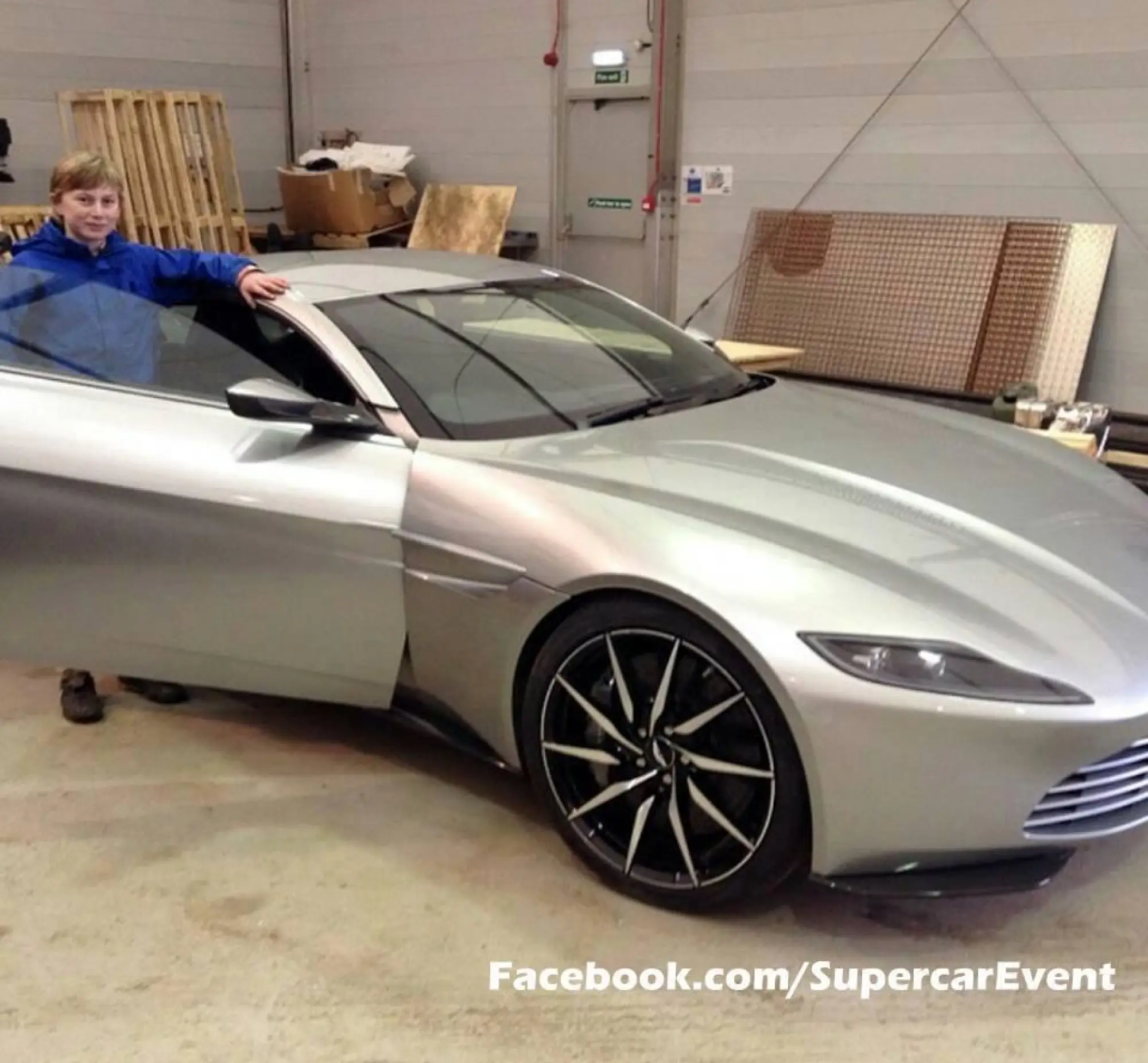 Aston Martin DB10 Set SPECTRE - 1