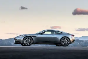 Aston Martin DB11 - Foto leaked