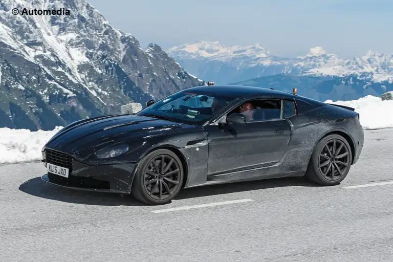 Aston Martin DB11 - Foto spia 15-06-2015 - 4