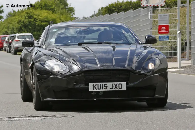 Aston Martin DB11 - Foto spia 19-05-2015 - 1