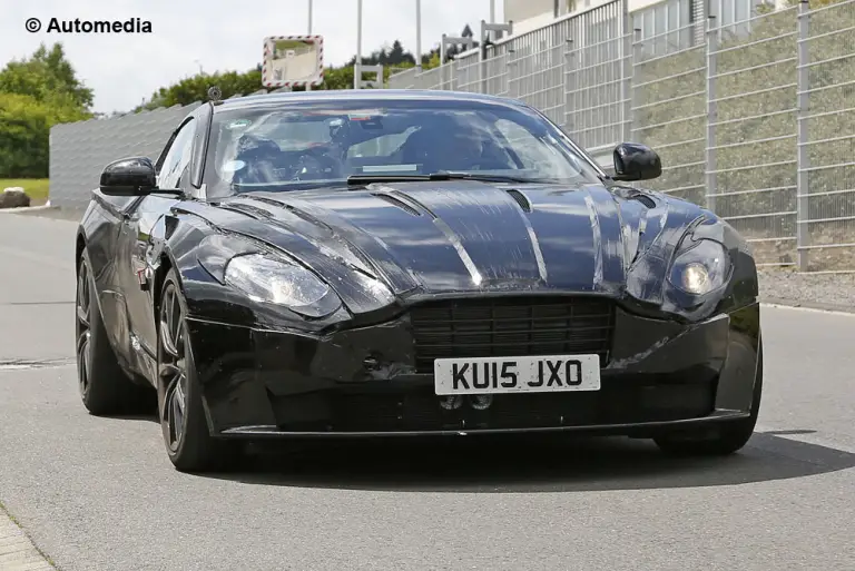 Aston Martin DB11 - Foto spia 19-05-2015 - 2