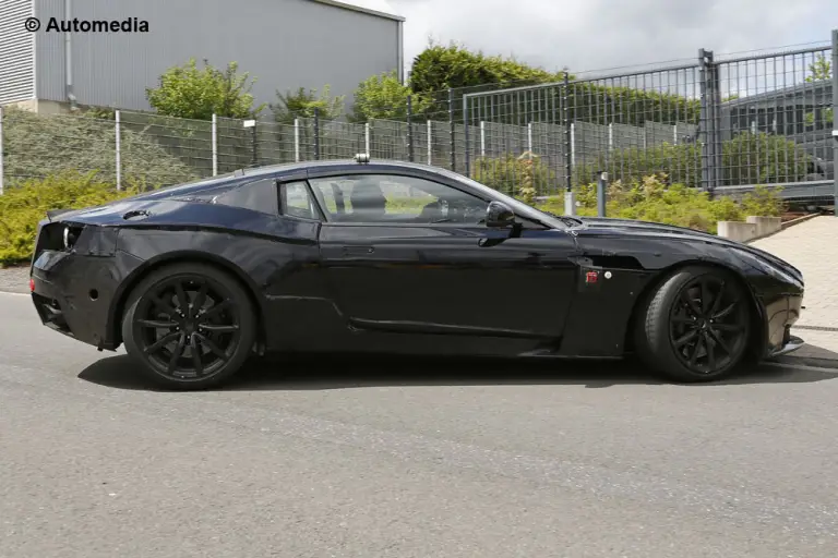 Aston Martin DB11 - Foto spia 19-05-2015 - 5