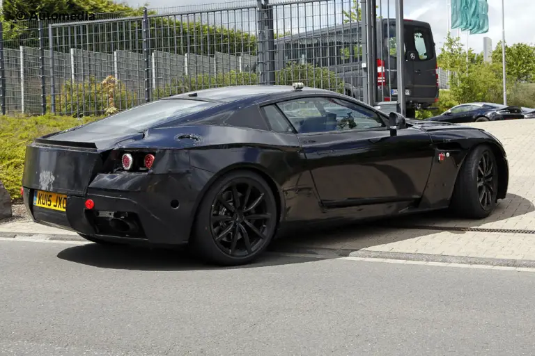 Aston Martin DB11 - Foto spia 19-05-2015 - 6