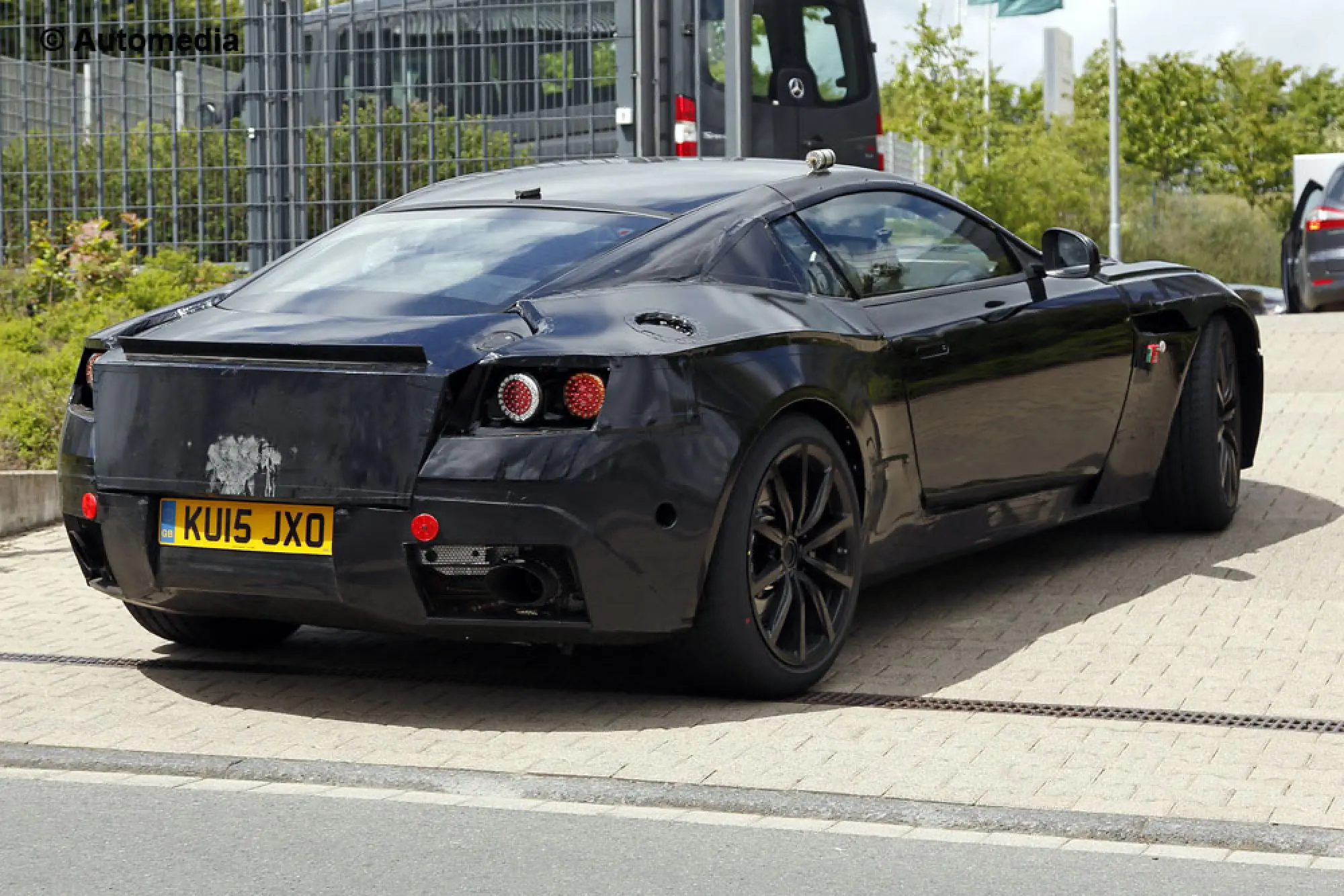Aston Martin DB11 - Foto spia 19-05-2015 - 7