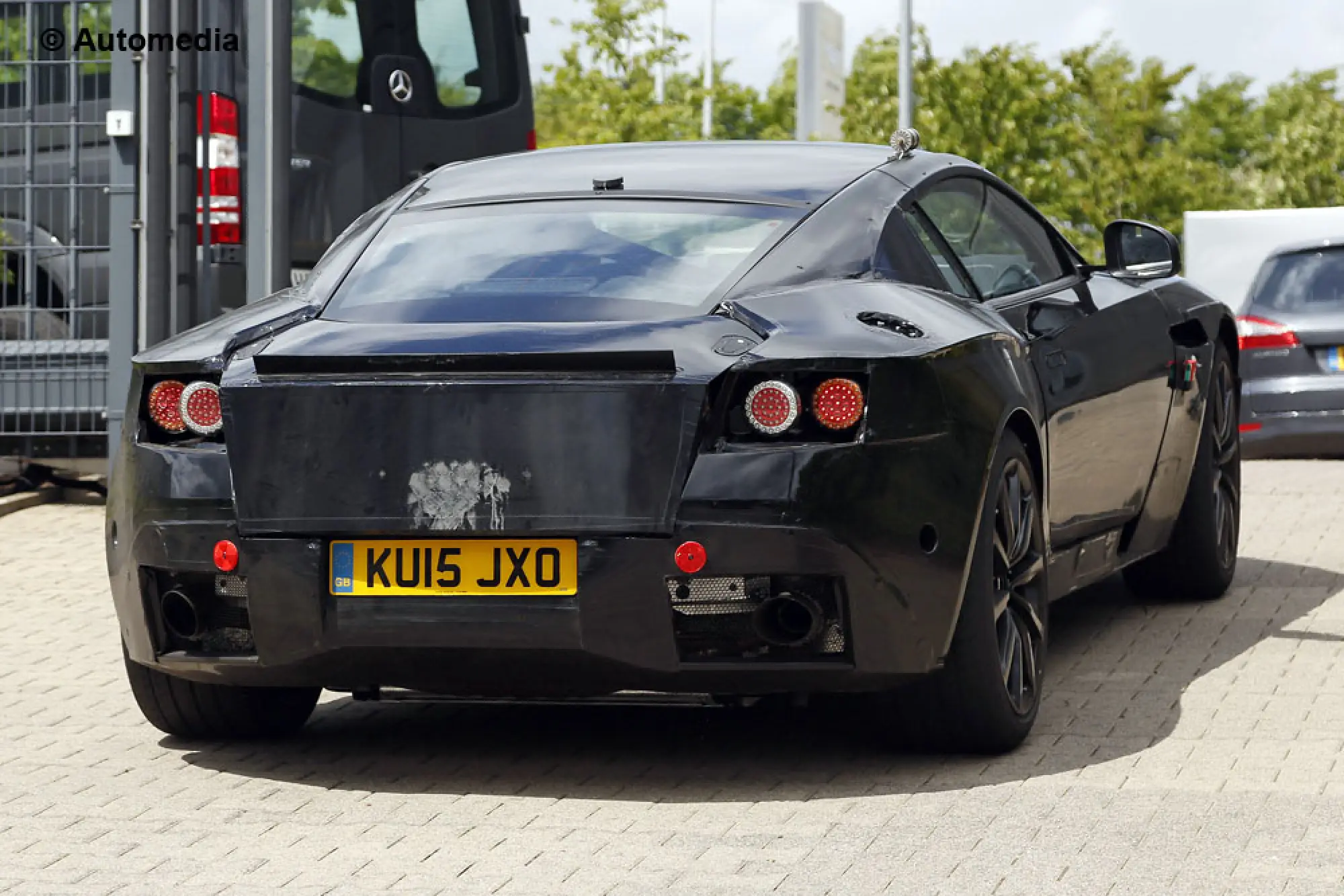 Aston Martin DB11 - Foto spia 19-05-2015 - 8