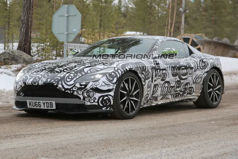 Aston Martin DB11 S foto spia 20 Febbraio 2017 - 2