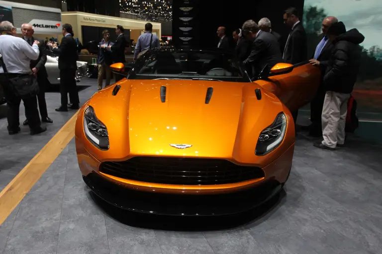 Aston Martin DB11 - Salone di Ginevra 2016 - 11