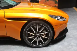 Aston Martin DB11 - Salone di Ginevra 2016