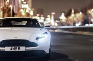 Aston Martin DB11 V8 - 2