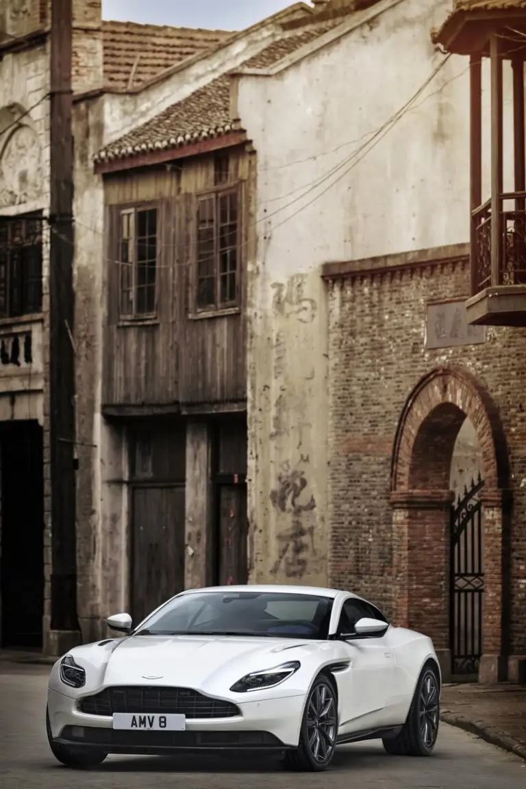 Aston Martin DB11 V8 - 6