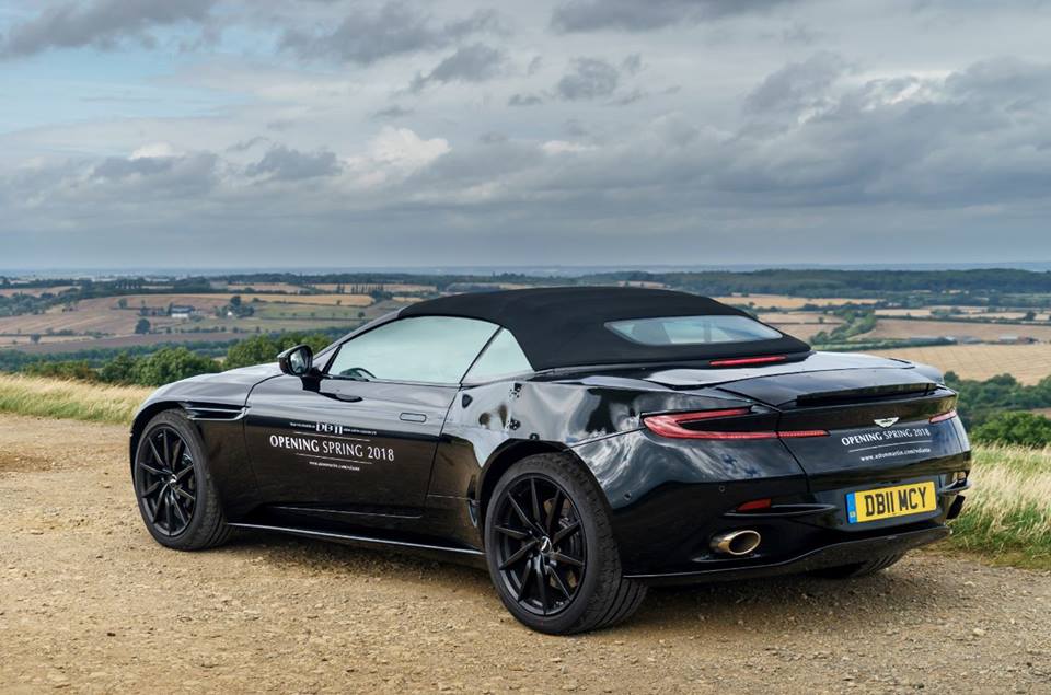 Aston Martin DB11 Volante foto anteprima ufficiali 16 settembre 2016