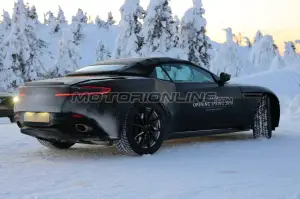 Aston Martin DB11 Volante - Foto Spia 15-12-2016 - 6