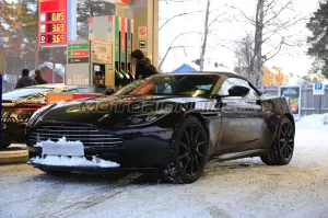 Aston Martin DB11 Volante - Foto Spia 15-12-2016